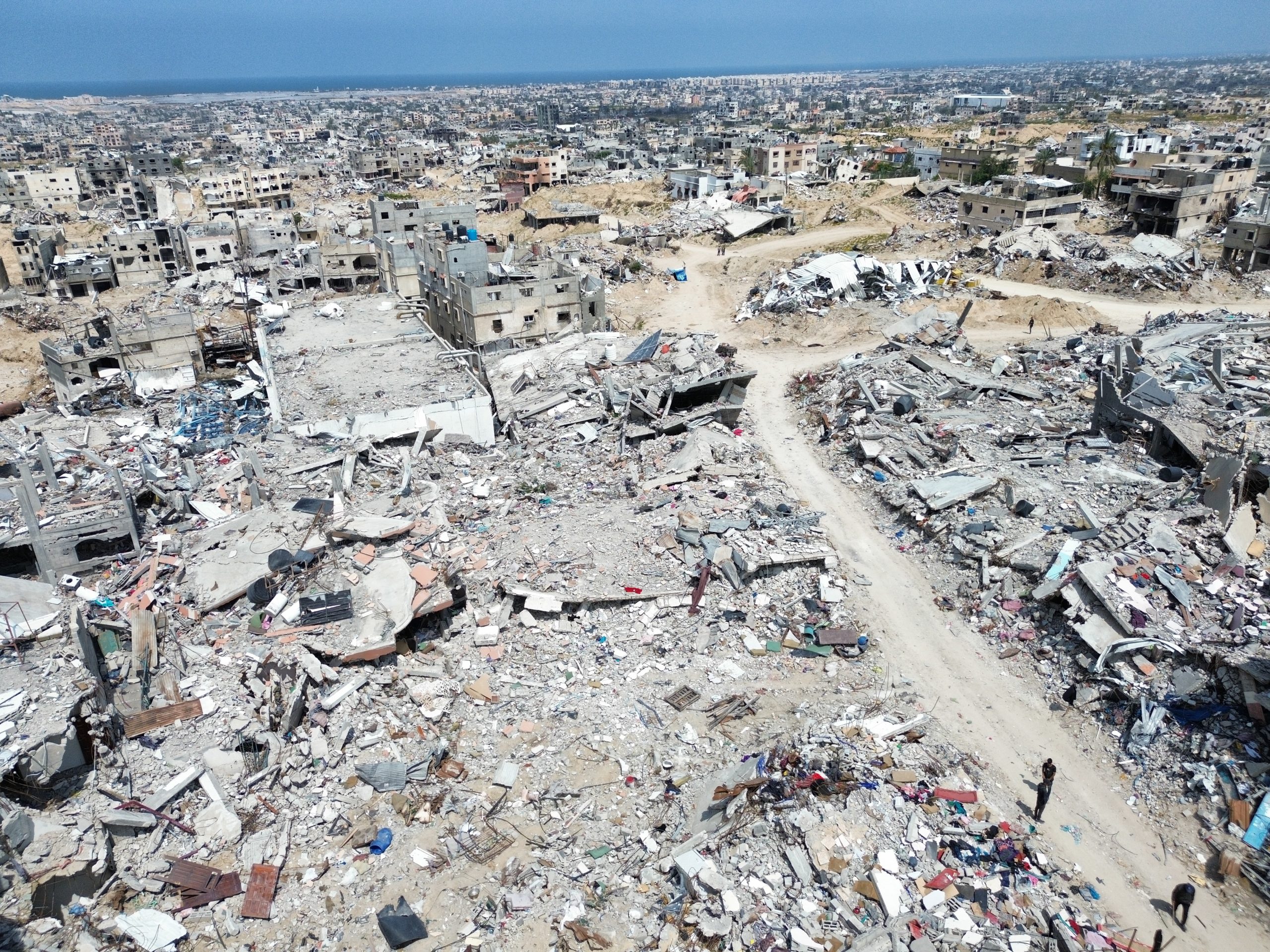 Una imagen de dron muestra la destrucción este mes en la ciudad de Khan Yunis