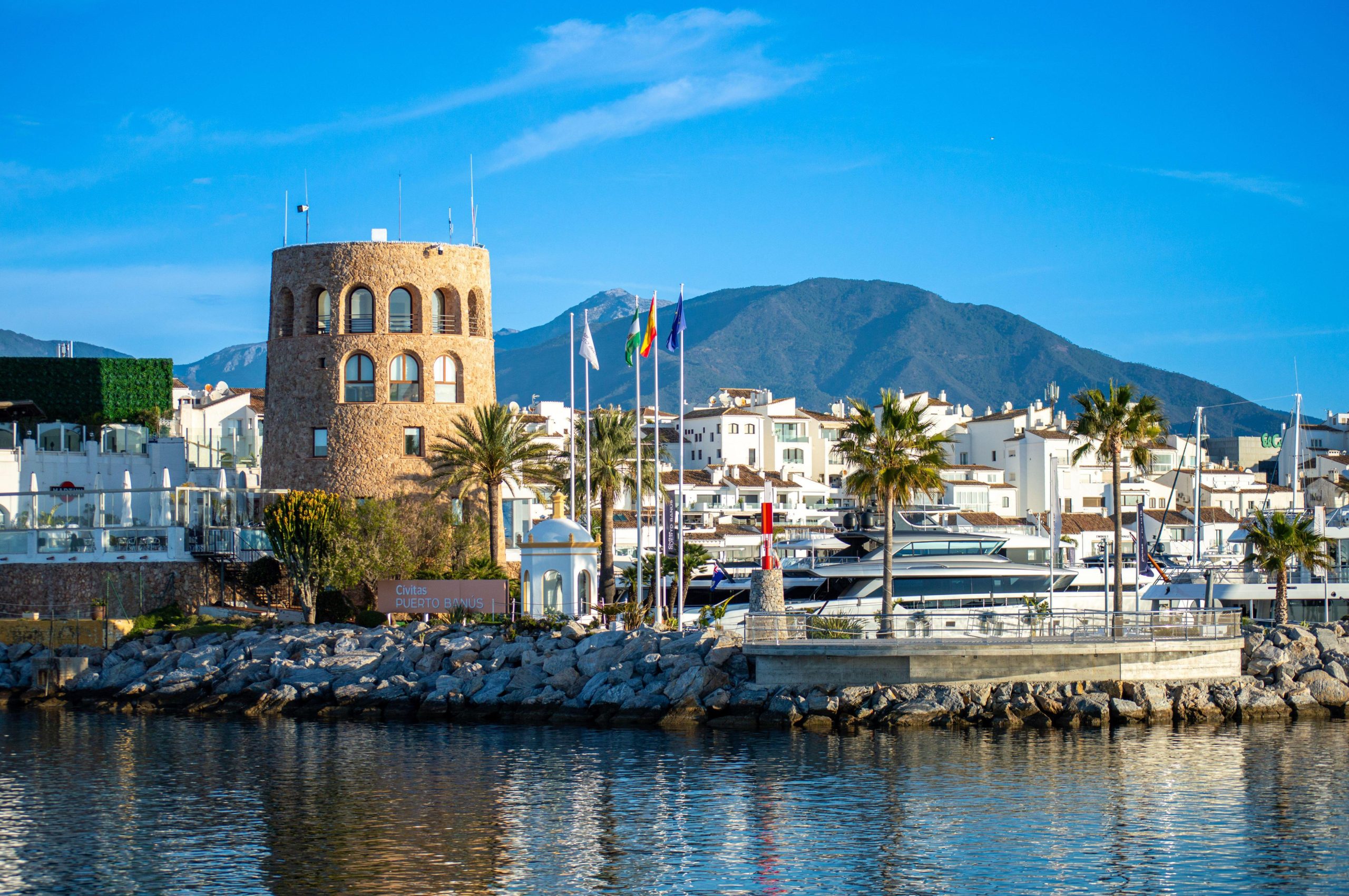 Marbella, famosa por su clima, se ha convertido en la sede de bandas criminales multinacionales